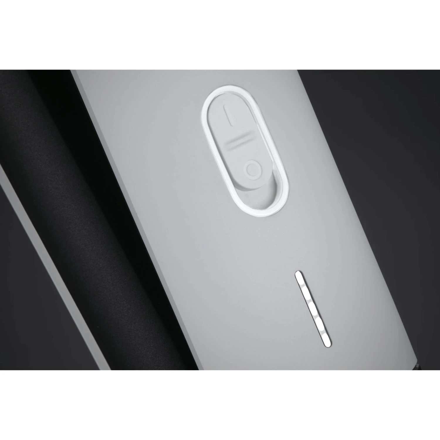 GHD Unplugged Cordless Flat Iron - White 4 GHD Unplugged Cordless Flat Iron - White - Image 2