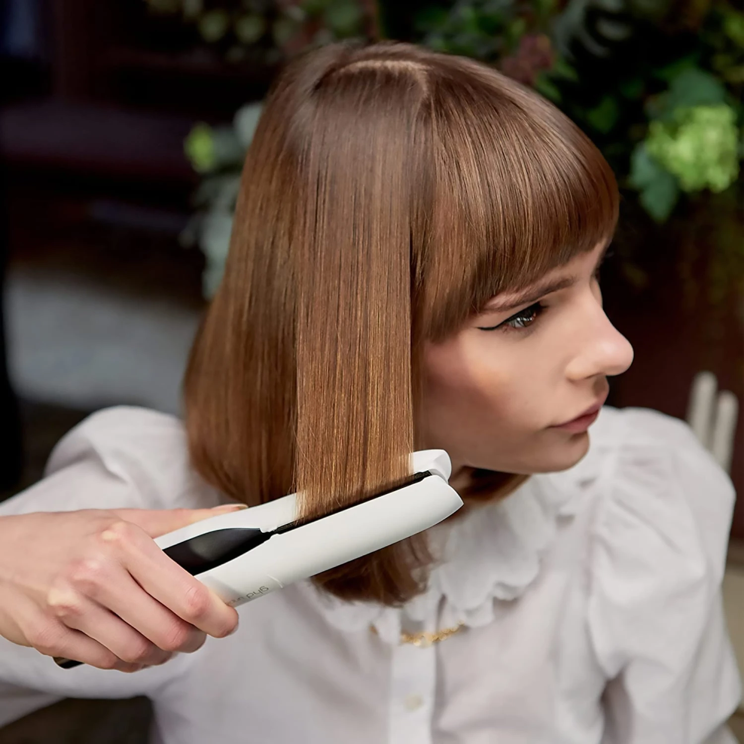 GHD Unplugged Cordless Flat Iron - White 8 GHD Unplugged Cordless Flat Iron - White - Image 6