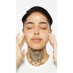 Dermalogica Daily Milkfoliant 24 Dermalogica Daily Milkfoliant -Bumble Sale Store 9x16 Handtoface Sarah2 DailyMilkfoliant