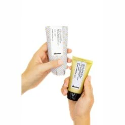 Davines This Is An Invisible Serum -Bumble Sale Store Davines Invisible Serum closeup