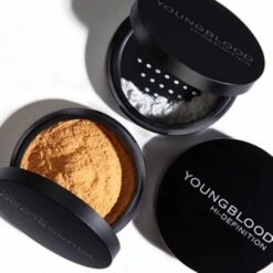 Youngblood Hi-Definition Hydrating Mineral Perfecting Powder -Bumble Sale Store Hi DefinitionHydratingMineralPerfectingPowderHiDefHydratingLoosePowderHi DefinitionHydratingPerfectingPowder DetailGroup