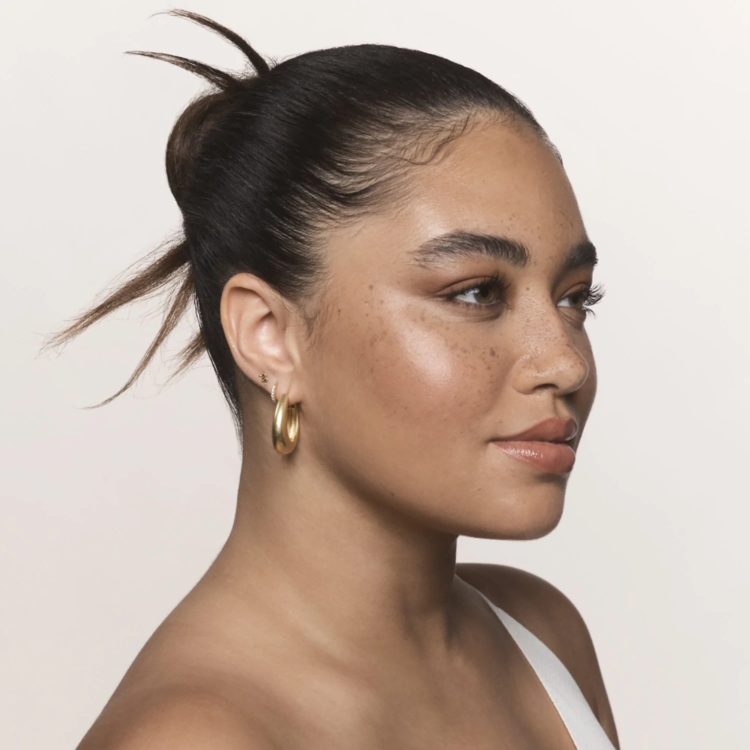 Living Proof Frizz Smooth Styling Serum 8 Living Proof Frizz Smooth Styling Serum - Image 6