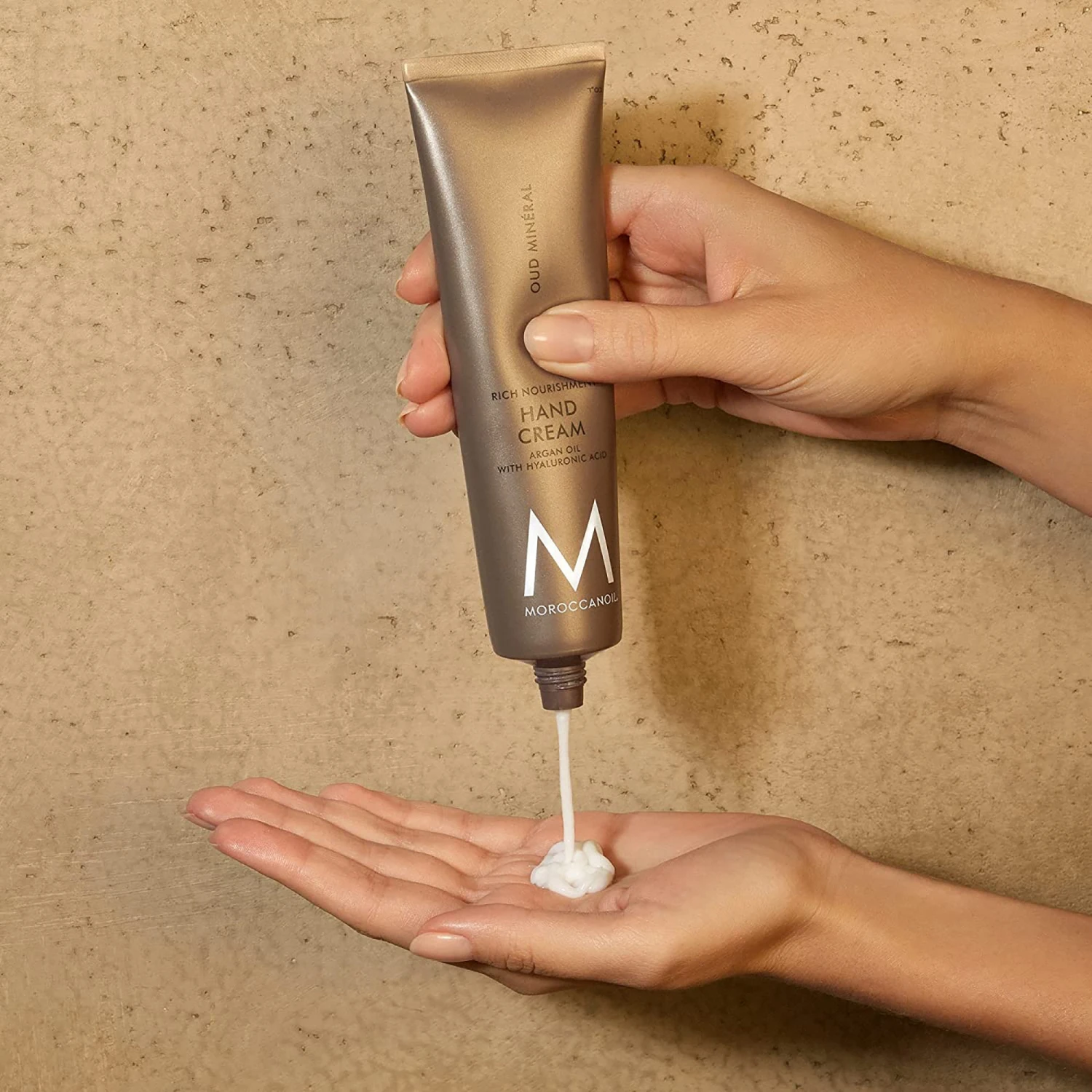 Moroccanoil MorocanOil Hand Cream - Oud Mineral 6 Moroccanoil MorocanOil Hand Cream - Oud Mineral - Image 4