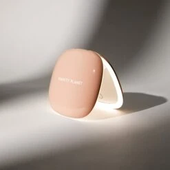 Vanity Planet Moda | Mini Light Up Makeup Mirror - Nude -Bumble Sale Store VP Moda Lifestyle Web 1800x1800 04