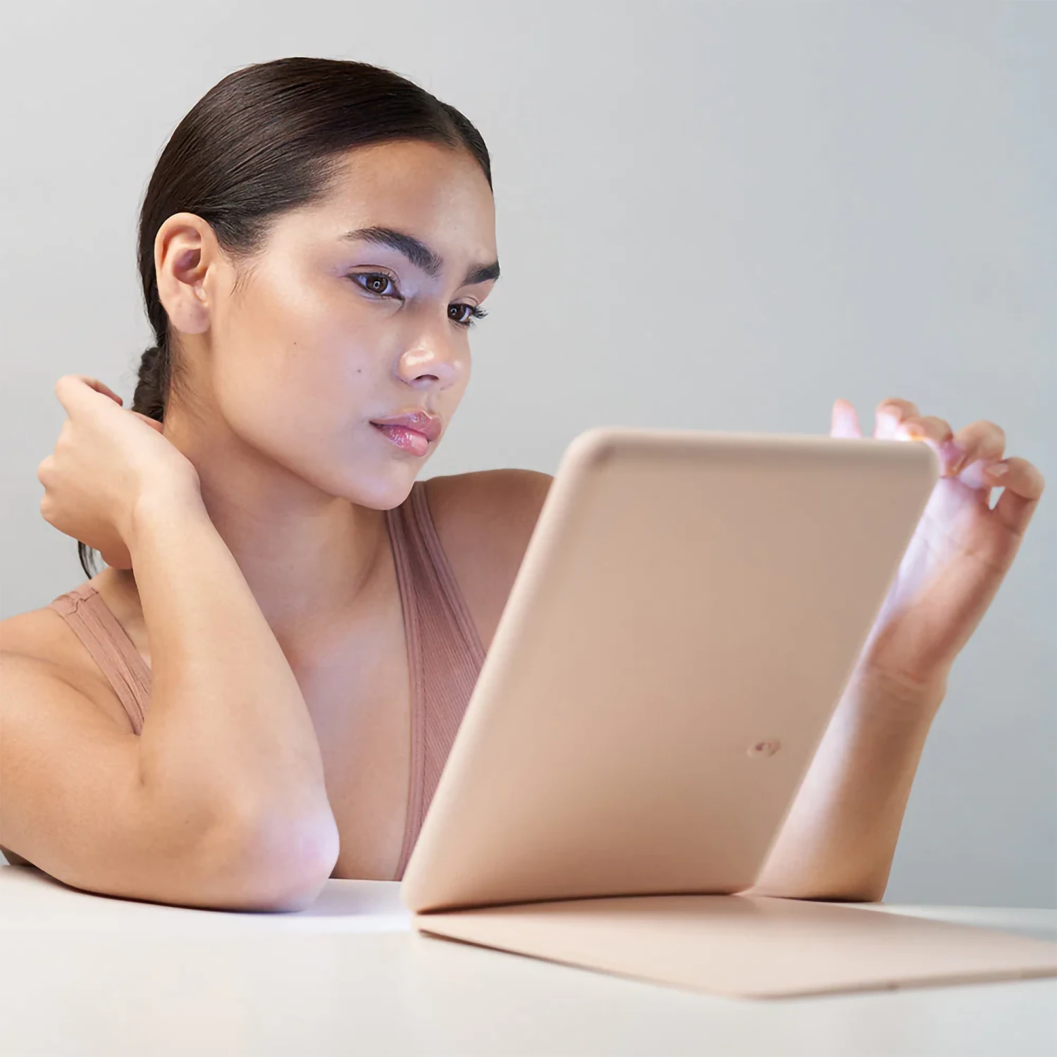 Vanity Planet Pose L LED Travel Mirror 2.0 12 Vanity Planet Pose L LED Travel Mirror 2.0 - Image 10