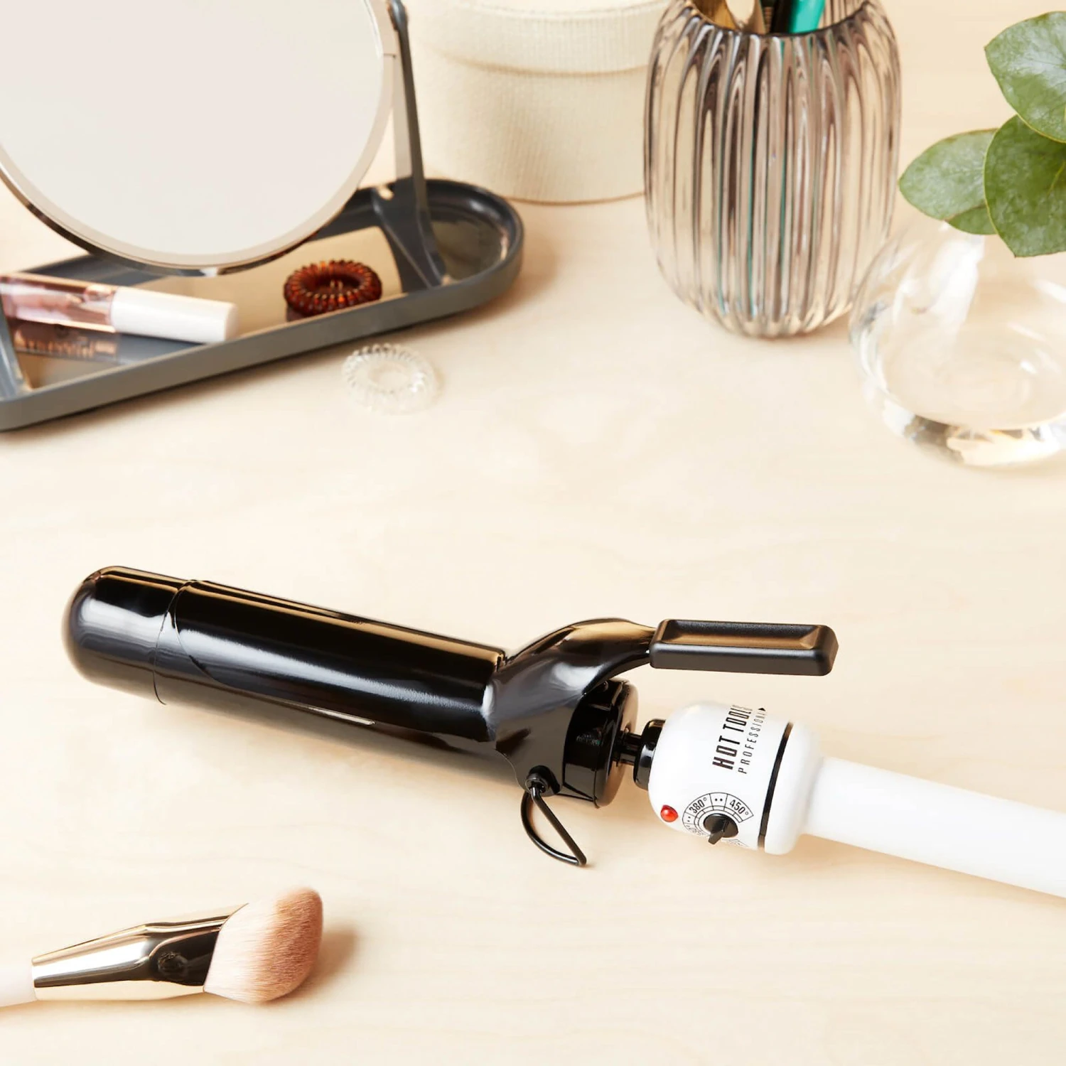 Hot Tools 1 1/2" Nano Ceramic Curling Iron 4 Hot Tools 1 1/2" Nano Ceramic Curling Iron - Image 2