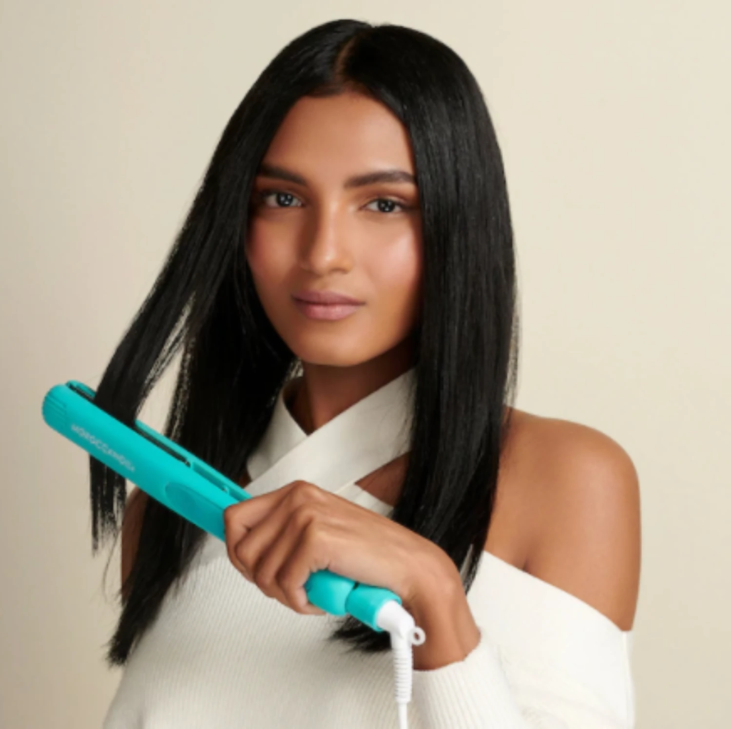MoroccanOil Perfectly Polished Titanium Flat Iron 5 MoroccanOil Perfectly Polished Titanium Flat Iron - Image 3