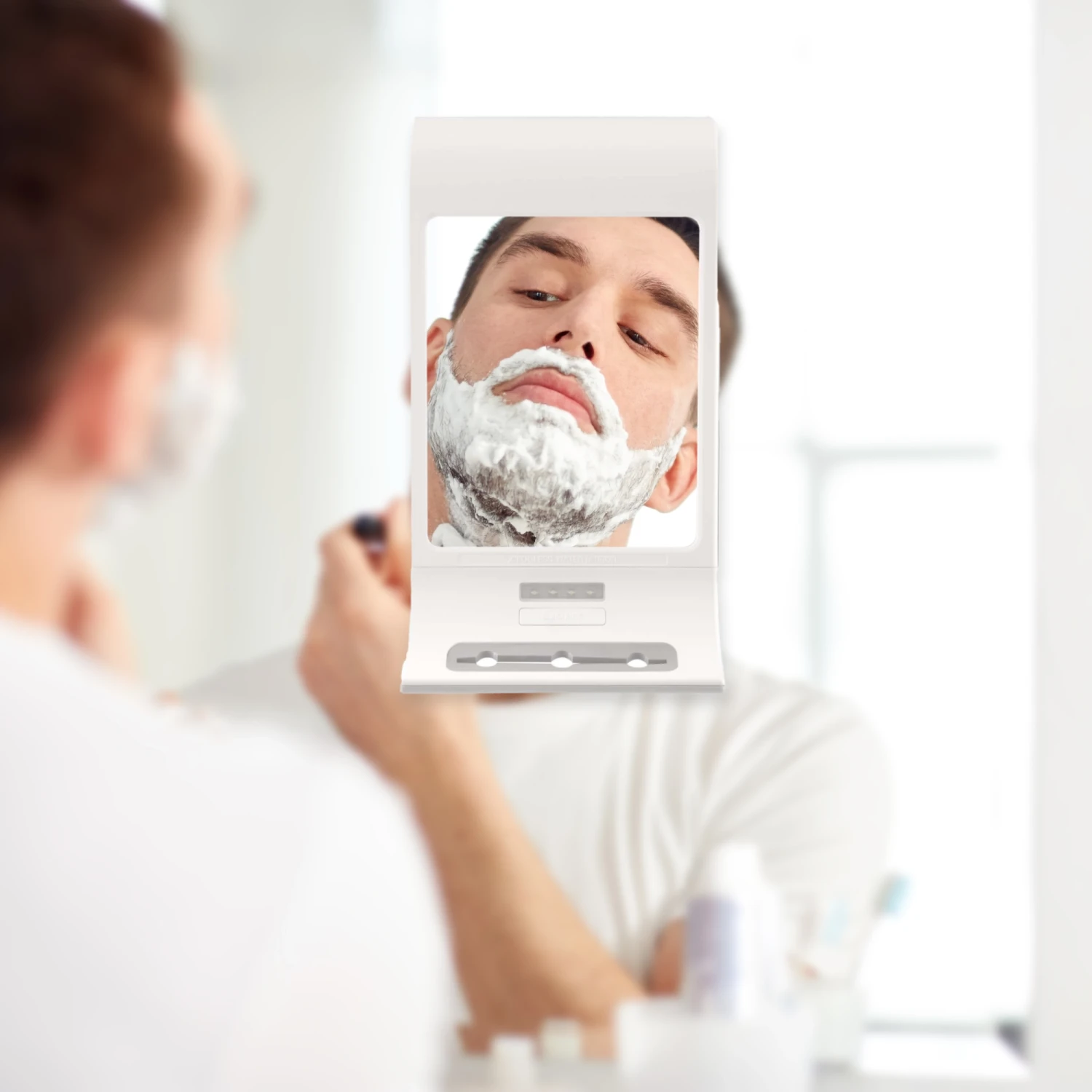 Zadro Z'Fogless™ Water Mirror LED Lighted Panel 4 Zadro Z'Fogless™ Water Mirror LED Lighted Panel - Image 3